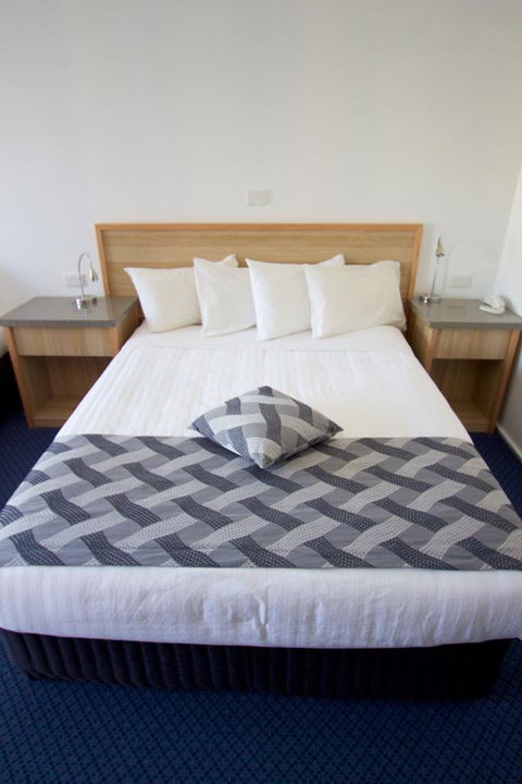 Albury Paddlesteamer Motel - Mackay Tourism 17