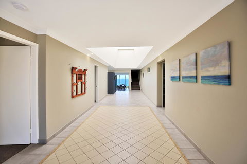 Neptune I Absolute Beachfront I Stunning Views - Mackay Tourism 23