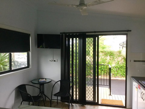 Club Byron Accommodation - Mackay Tourism 4