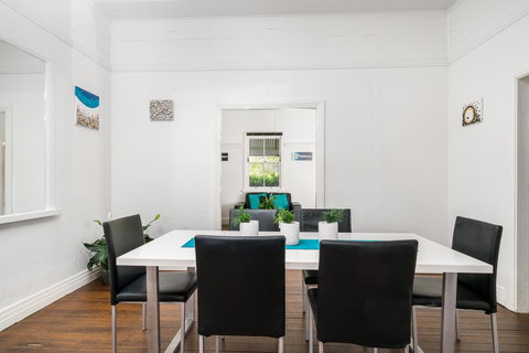 Club Byron Accommodation - Mackay Tourism 18