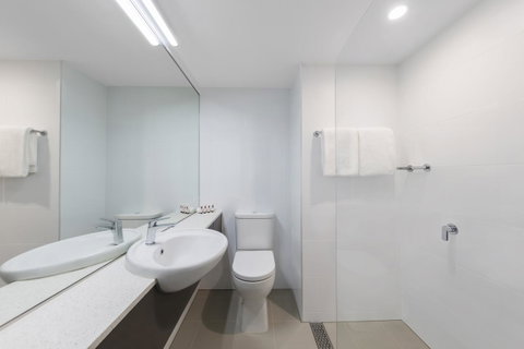 Travelodge Hotel Sydney Airport - Mackay Tourism 1