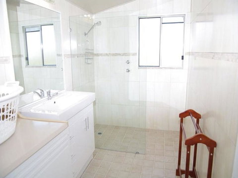 Jupiter, 3 Scott Street - Mackay Tourism 5