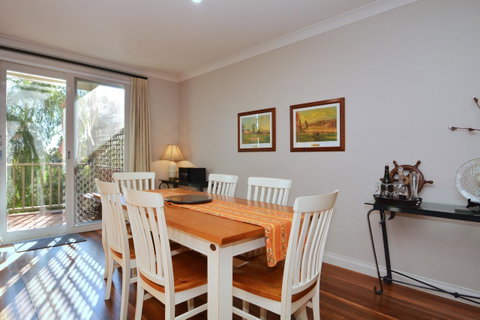 Villa 3br Chianti Villa Located Within Cypress Lakes Resort - Mackay Tourism 3