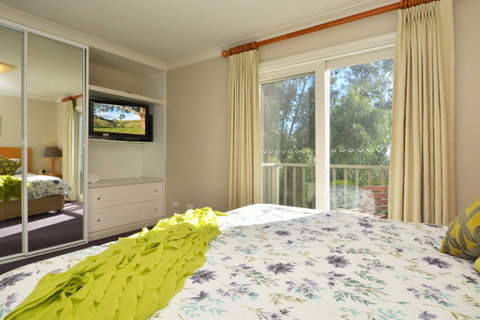 Villa 3br Chianti Villa Located Within Cypress Lakes Resort - Mackay Tourism 12