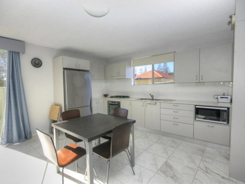 45 Wharf Street - Whole House - Mackay Tourism 3