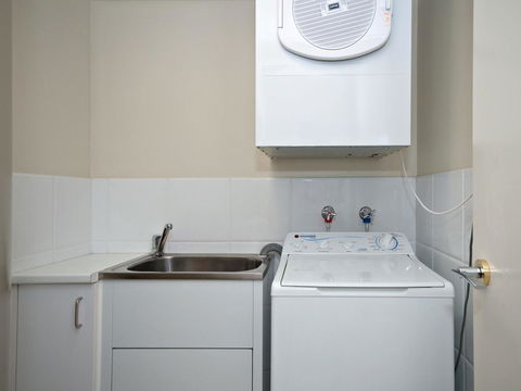 Messines Street, Breakwater Apartment, 104 - Mackay Tourism 10