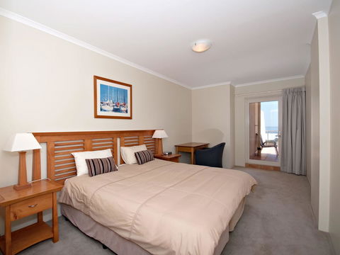 Messines Street, Breakwater Apartment, 104 - Mackay Tourism 5