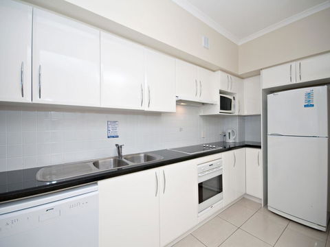 Messines Street, Breakwater Apartment, 104 - Mackay Tourism 4