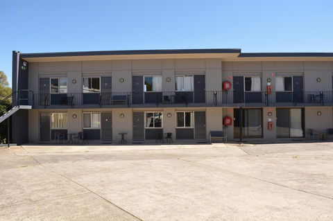 Commercial Hotel Motel Lithgow - Mackay Tourism 0