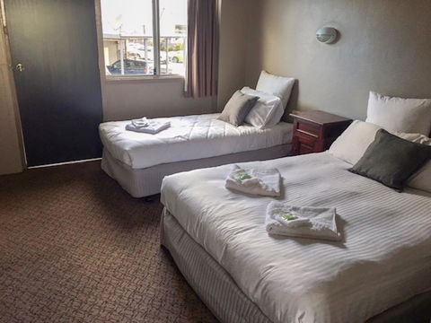 Commercial Hotel Motel Lithgow - Mackay Tourism 12
