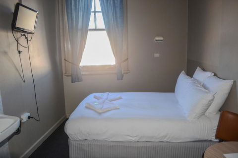 Commercial Hotel Motel Lithgow - Mackay Tourism 24