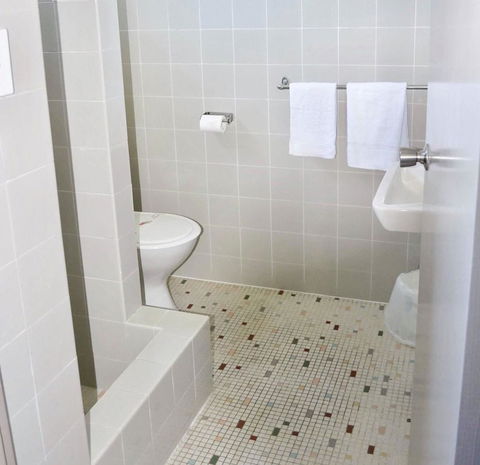 Commercial Hotel Motel Lithgow - Mackay Tourism 16