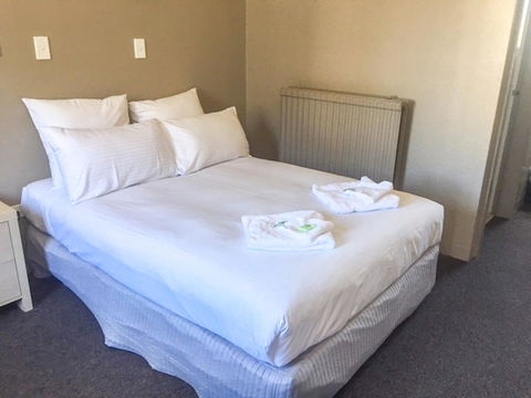 Commercial Hotel Motel Lithgow - Mackay Tourism 14