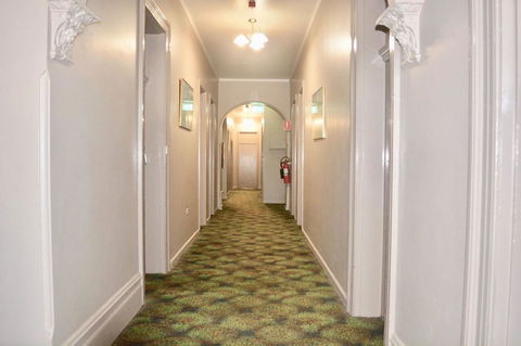 Commercial Hotel Motel Lithgow - Mackay Tourism 13