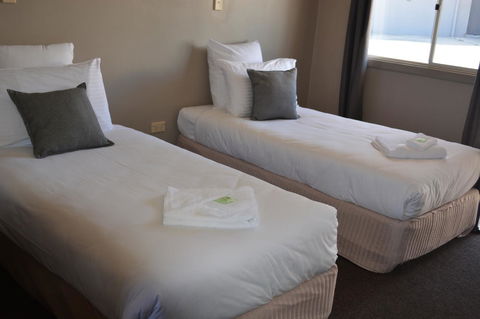 Commercial Hotel Motel Lithgow - Mackay Tourism 6