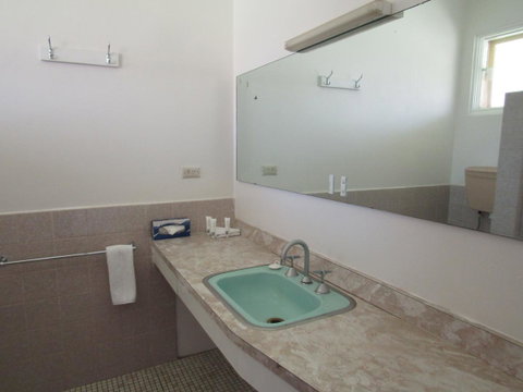 Allonville Gardens Motel - Mackay Tourism 24