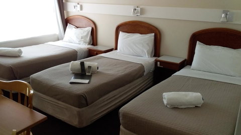 Allonville Gardens Motel - Mackay Tourism 3