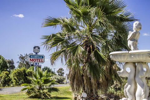 Allonville Gardens Motel - Mackay Tourism 0