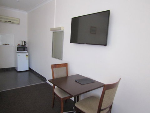 Allonville Gardens Motel - Mackay Tourism 15