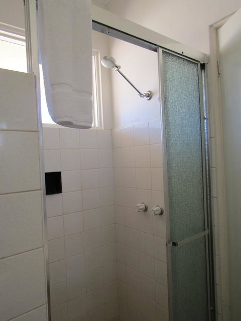 Allonville Gardens Motel - Mackay Tourism 17