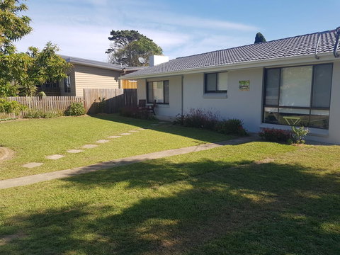 Golden Hill Cottage - Mackay Tourism 0