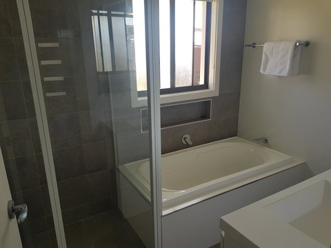 Golden Hill Cottage - Mackay Tourism 5