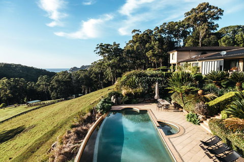 The Outlook Cabana - Mackay Tourism 1