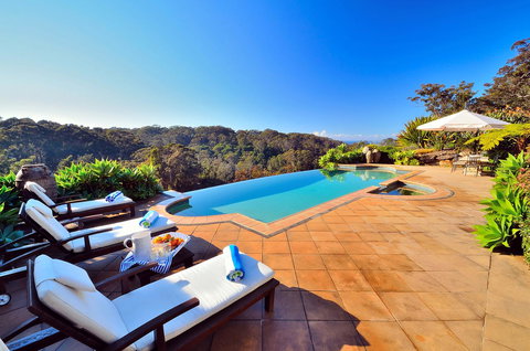 The Outlook Cabana - Mackay Tourism 12