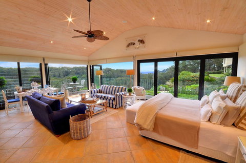 The Outlook Cabana - Mackay Tourism 6