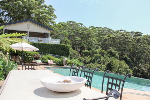 The Outlook Cabana - Mackay Tourism 13