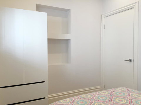 Luxury House In Bondi Junction - Mackay Tourism 11