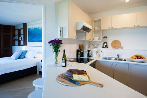 Waterview Beach Apartment - Mackay Tourism 8