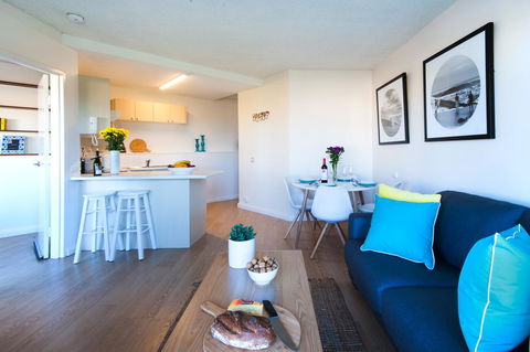 Waterview Beach Apartment - Mackay Tourism 10