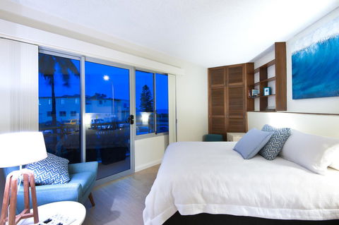 Waterview Beach Apartment - Mackay Tourism 1