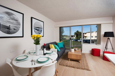 Waterview Beach Apartment - Mackay Tourism 5