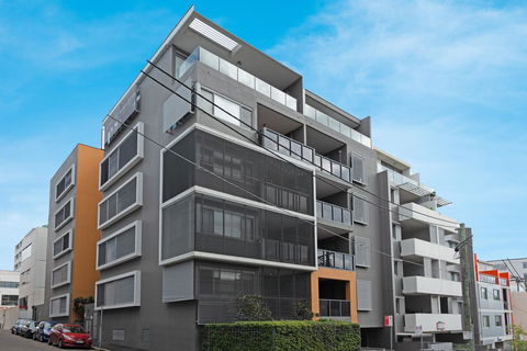 Large Light Luxe 3BDR 2BA Free Parking - Walk To Sydney Uni And RPA - Mackay Tourism 11