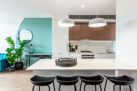 Large Light Luxe 3BDR 2BA Free Parking - Walk To Sydney Uni And RPA - Mackay Tourism 5