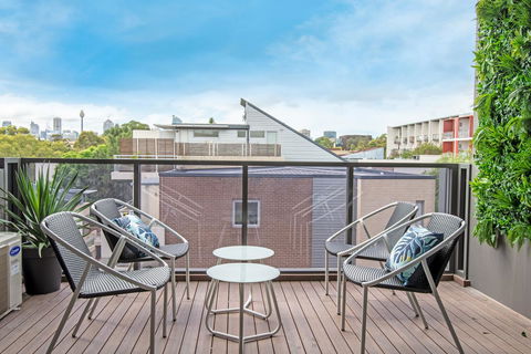 Large Light Luxe 3BDR 2BA Free Parking - Walk To Sydney Uni And RPA - Mackay Tourism 4