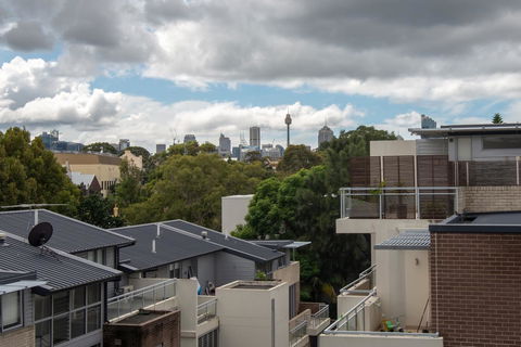Large Light Luxe 3BDR 2BA Free Parking - Walk To Sydney Uni And RPA - Mackay Tourism 2