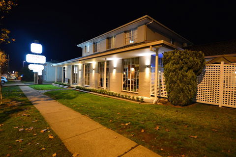 Winning Post Motor Inn - Mackay Tourism 13
