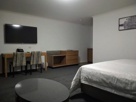 Winning Post Motor Inn - Mackay Tourism 7