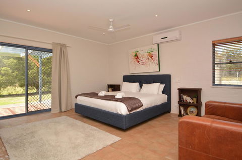 JE Guesthouse, Central To All The Hunter Valley Has To Offer - Mackay Tourism 17