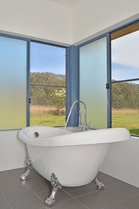 JE Guesthouse, Central To All The Hunter Valley Has To Offer - Mackay Tourism 26