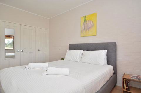 JE Guesthouse, Central To All The Hunter Valley Has To Offer - Mackay Tourism 24