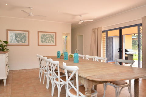 JE Guesthouse, Central To All The Hunter Valley Has To Offer - Mackay Tourism 8