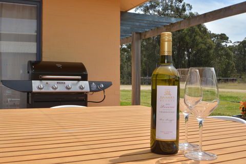 JE Guesthouse, Central To All The Hunter Valley Has To Offer - Mackay Tourism 10