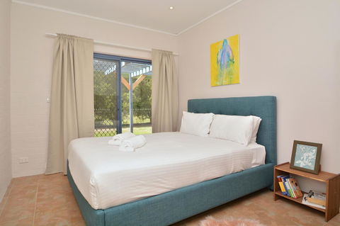 JE Guesthouse, Central To All The Hunter Valley Has To Offer - Mackay Tourism 31
