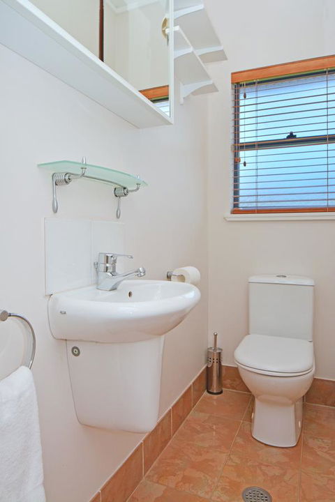 JE Guesthouse, Central To All The Hunter Valley Has To Offer - Mackay Tourism 19