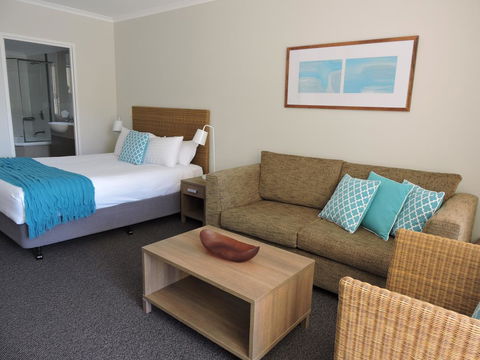 BASE Holidays - Ettalong Beach Premium Apartments - Mackay Tourism 13
