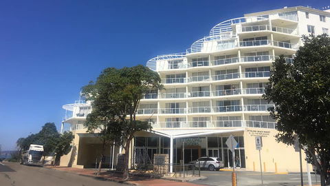 BASE Holidays - Ettalong Beach Premium Apartments - Mackay Tourism 0